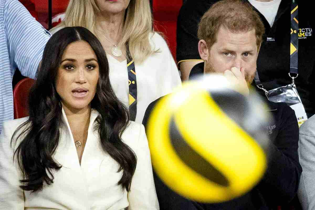 carlo furioso harry meghan brutta fine