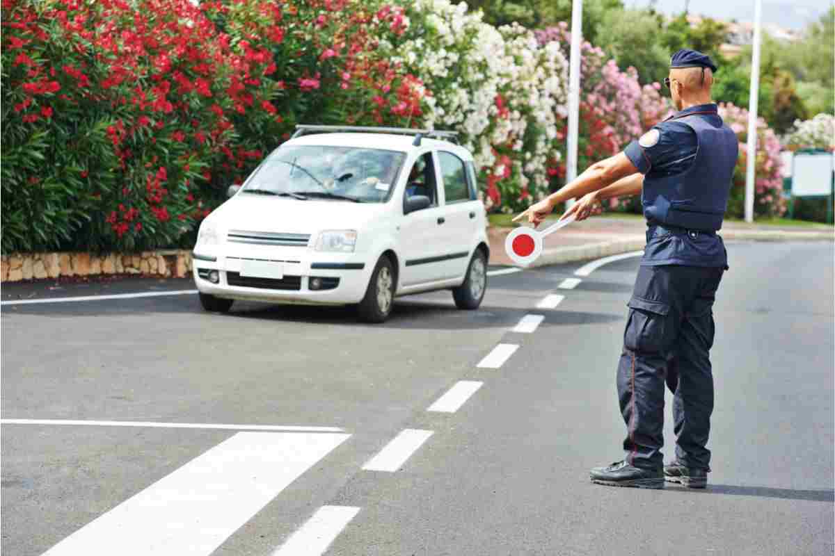 auto carabiniere multe