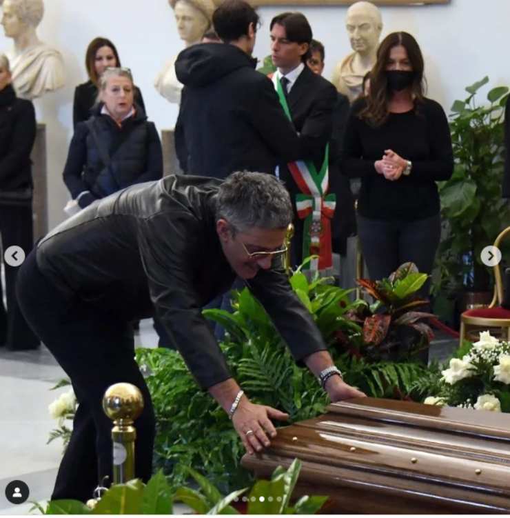 Fiorello Maurizio Costanzo e l'ultimo saluto