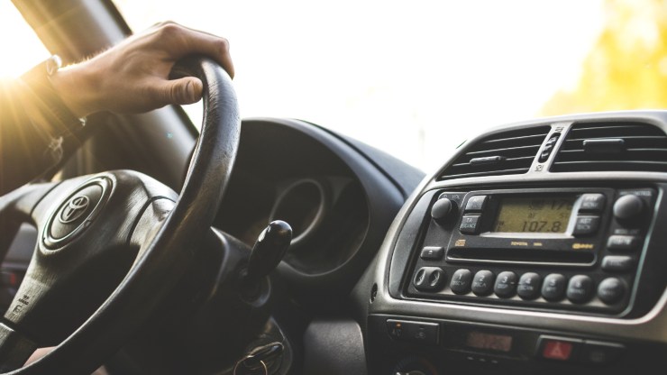 Mani sul volante personalità