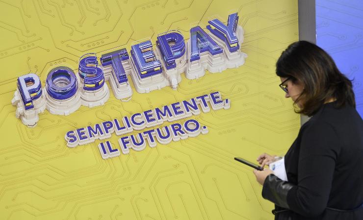 Come richiedere la Postepay digital, carta di debito completamente virtuale